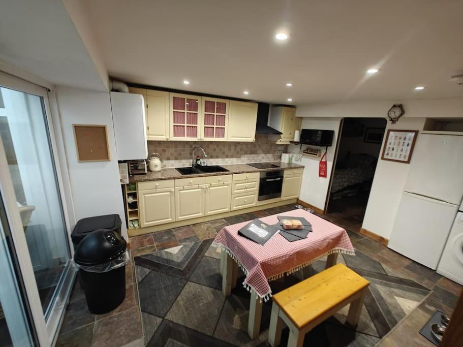 Welsh Miners Cottage Four Bedroom House Treherbert Extérieur photo