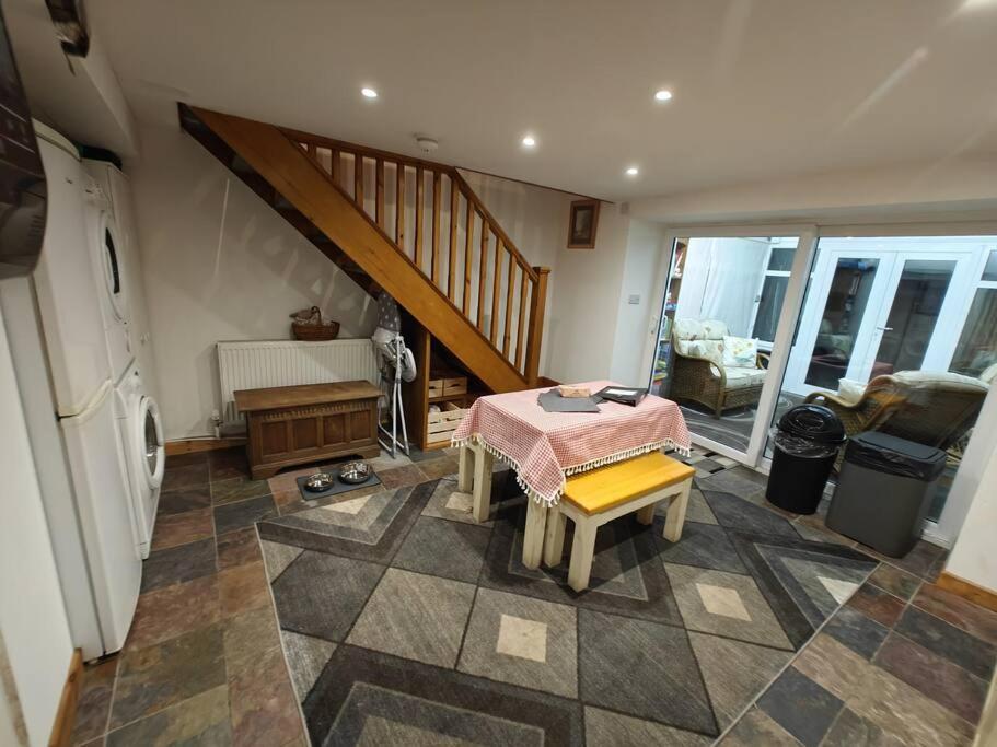 Welsh Miners Cottage Four Bedroom House Treherbert Extérieur photo